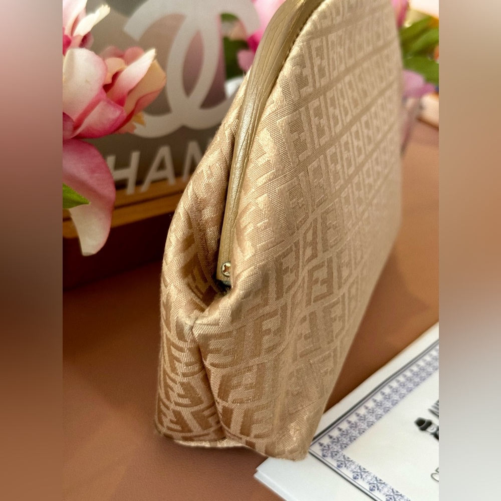 Vintage Fendi Clutch - Picture 4 of 7